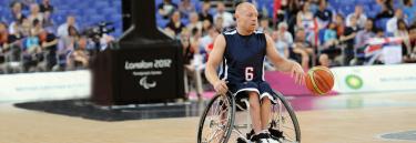 inspirational|USA_player.jpg|Sport wheelchair Top End Schulte 7000 man playing basketball