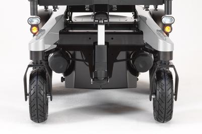 Integrated taxi hitch on the chassis