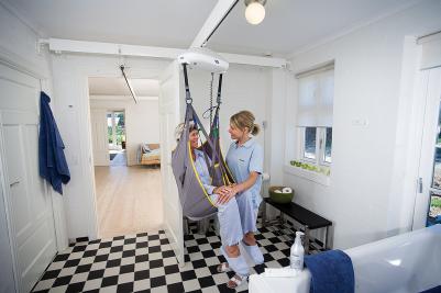 benefit|ECTRACK-BE05.jpg|The Invacare Robin & Robin Mover & EC-Track patient lifter