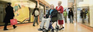 inspirational|ALUL BE02.jpg|Manual wheelchair Invacare Alu Lite
