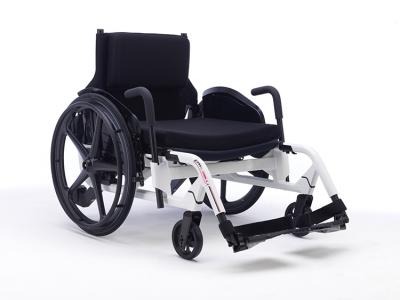 Invacare Action Ampla manual wheelchair Plus-Size user