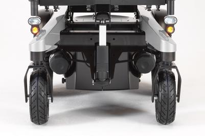 Integrated taxi hitch on the chassis