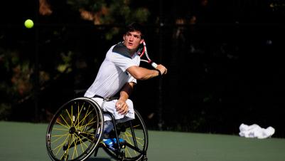 benefit|T5-TENNIS-BE03.jpg|Sport wheelchair Top End T-5 7000 Series Tennis man playing tennis