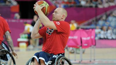 benefit|DSC_2365.JPG|Sport wheelchair Top End Pro BB&Tennis black frame man playing basketball