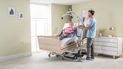 benefit|BIRDIE EVO XPLUS BE03.jpg|The Invacare Birdie EVO XPLUS patient lifter